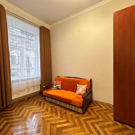 Айстра Apartment Лвив Екстериор снимка