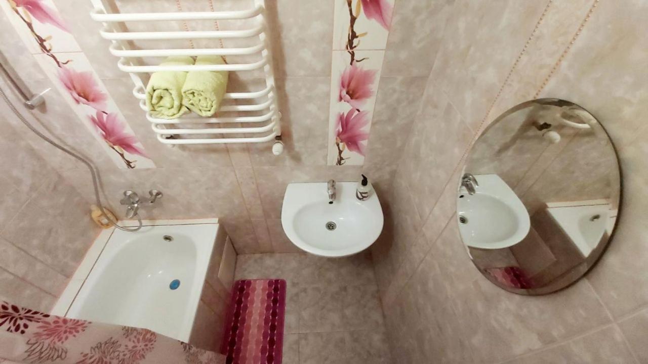 Айстра Apartment Лвив Екстериор снимка