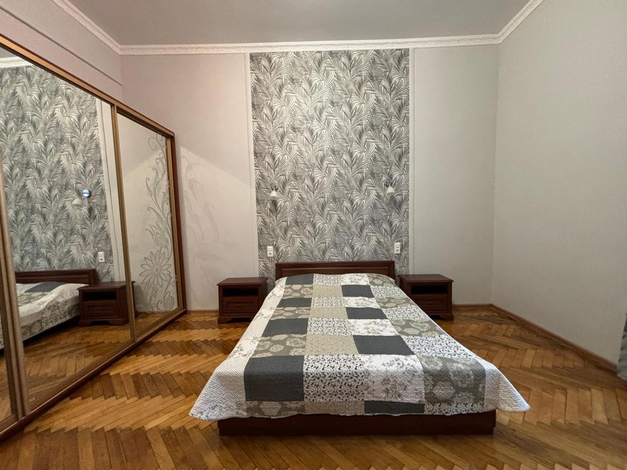 Айстра Apartment Лвив Екстериор снимка