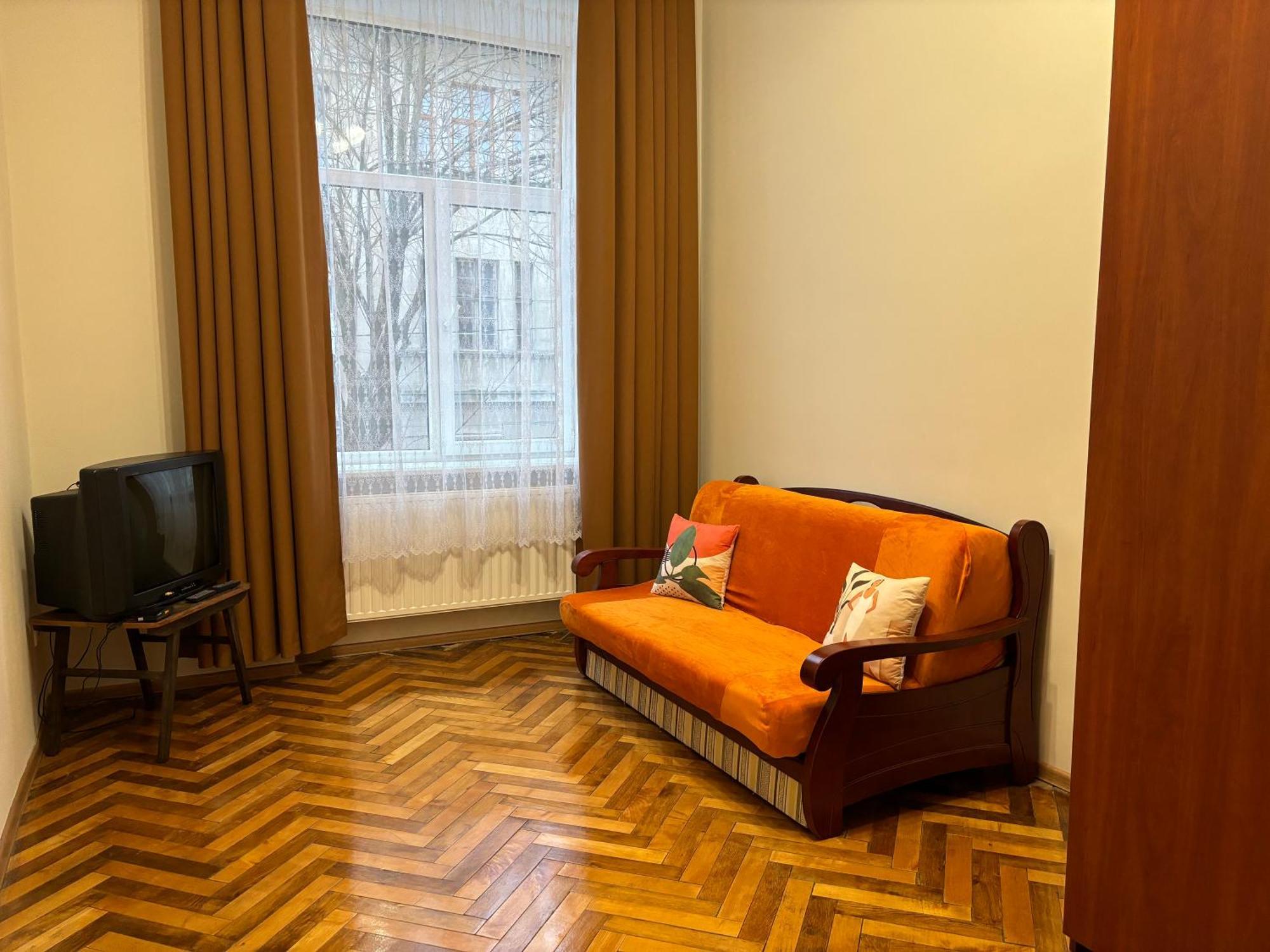 Айстра Apartment Лвив Екстериор снимка